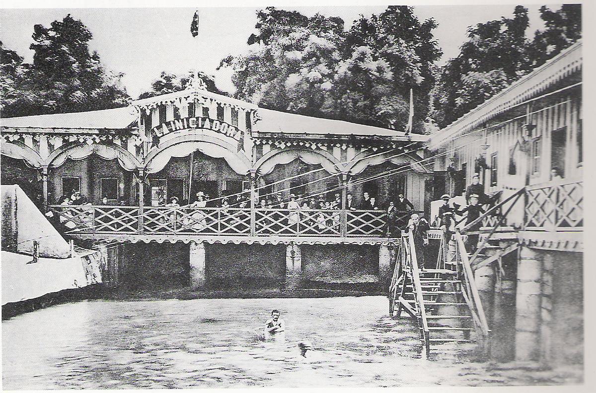 Vista da Casa de Baños de Soto, a emblemática "La Iniciadora".
