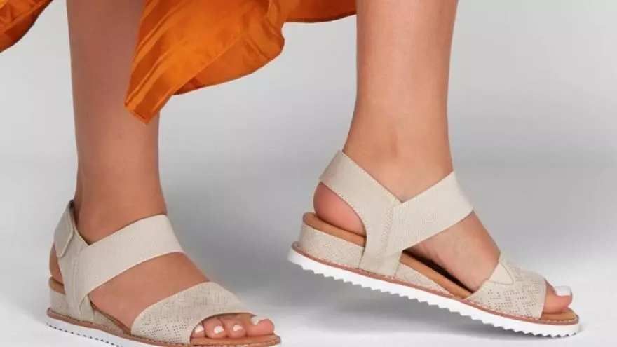 Amazon rebaja a menos de 35 euros las sandalias Skechers que se agotan todos los veranos