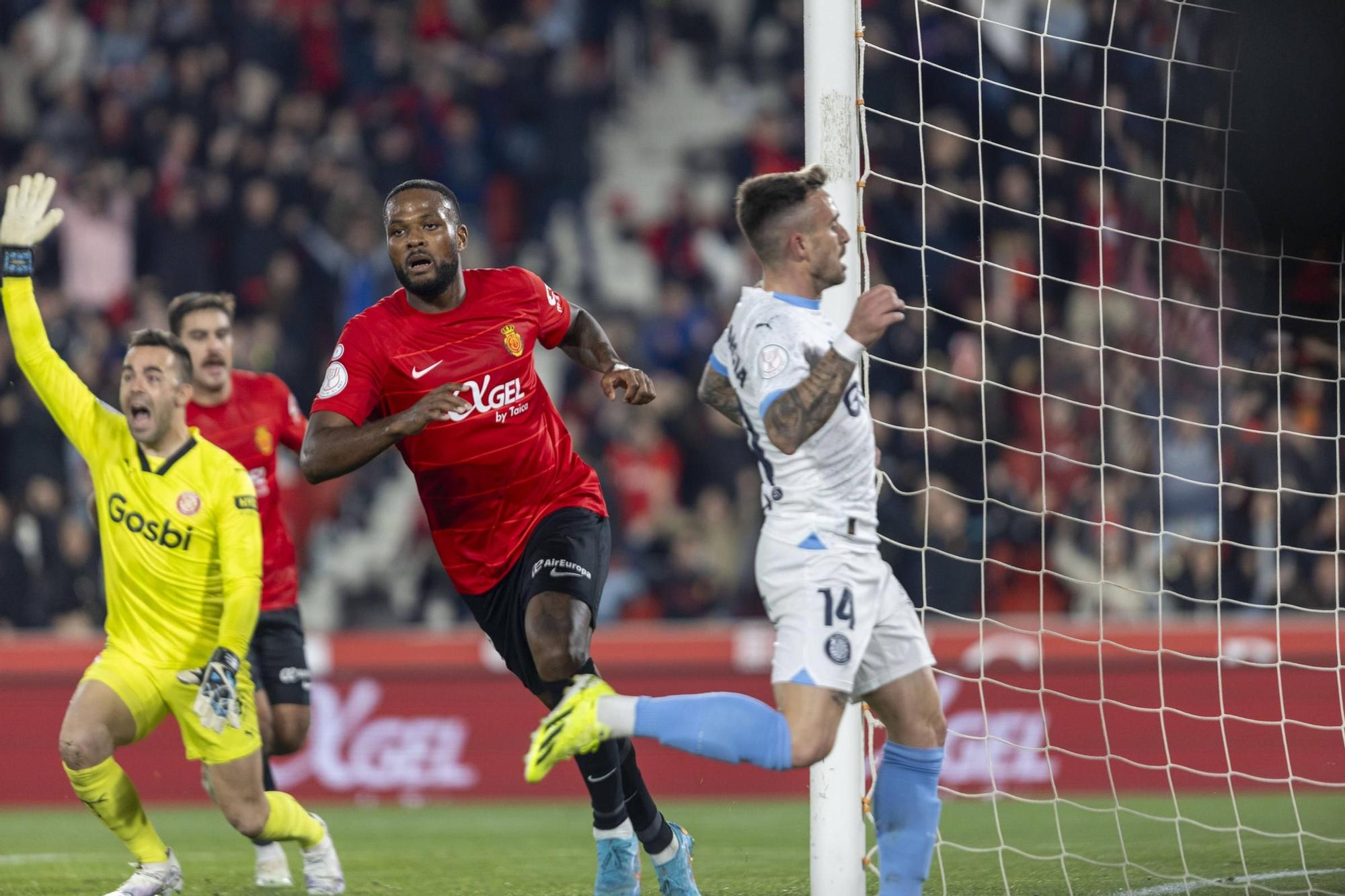 RCD Mallorca-Girona: Las mejores fotos de la victoria (3-1) del Mallorca en la eliminatoria de Copa del Rey