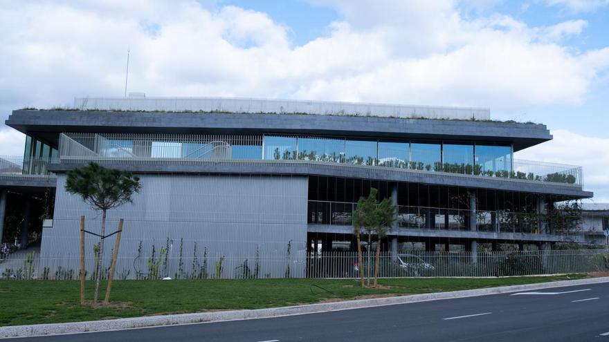 El nuevo Paseo Marítimo renueva su oferta de restaurantes: De la brasería Mar Salada al japonés Roka o el nuevo bar Marítimo