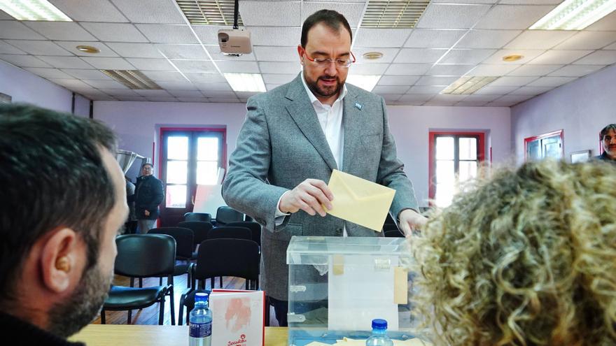 El secretario general de la FSA-PSOE y presidente del Principado, Adrián Barbón.