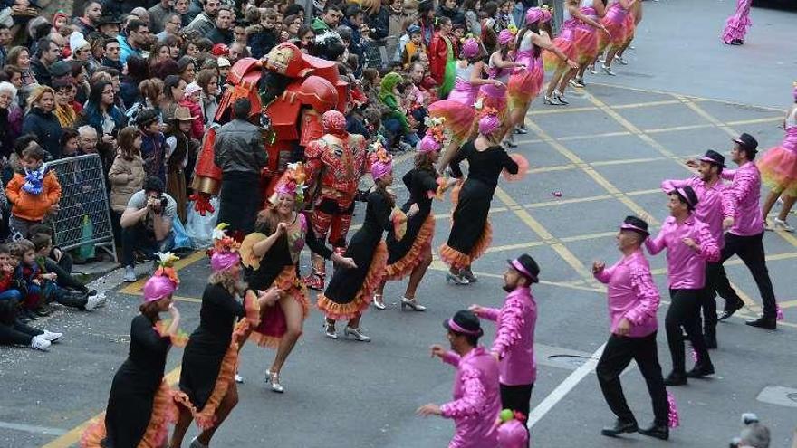 Los asistentes disfrutan de una de las coreografías. // R. Vázquez