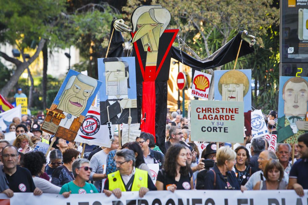 Manifestación de la plataforma Pobreza Cero en Valencia