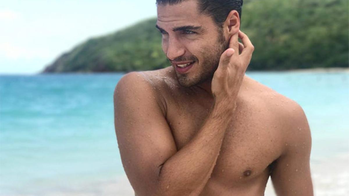 Maxi Iglesias sin camiseta en las playas de Puerto Rico