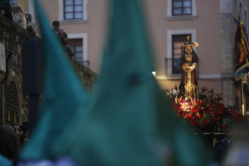 Procesión del Jesús Cautivo en la Semana Santa de Avilés