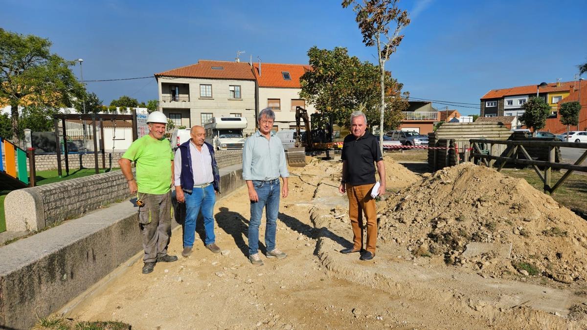 La visita del alcalde y sus concejales a la zona de obras.