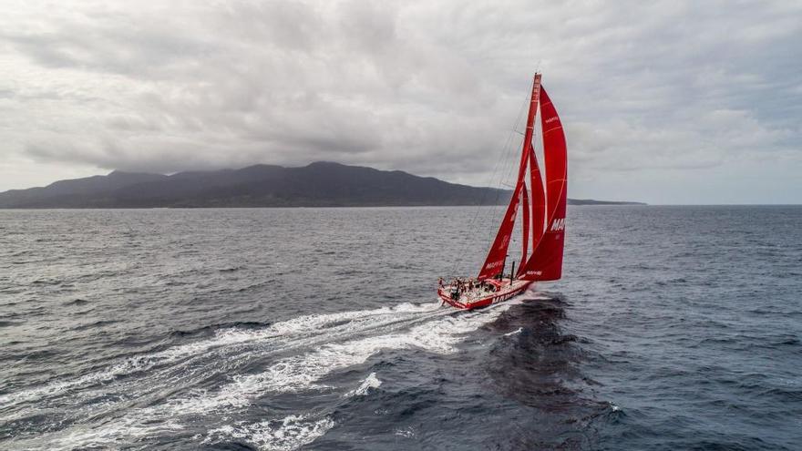 El Mapfre, rumbo a Hong Kong. // Ugo Fonollá