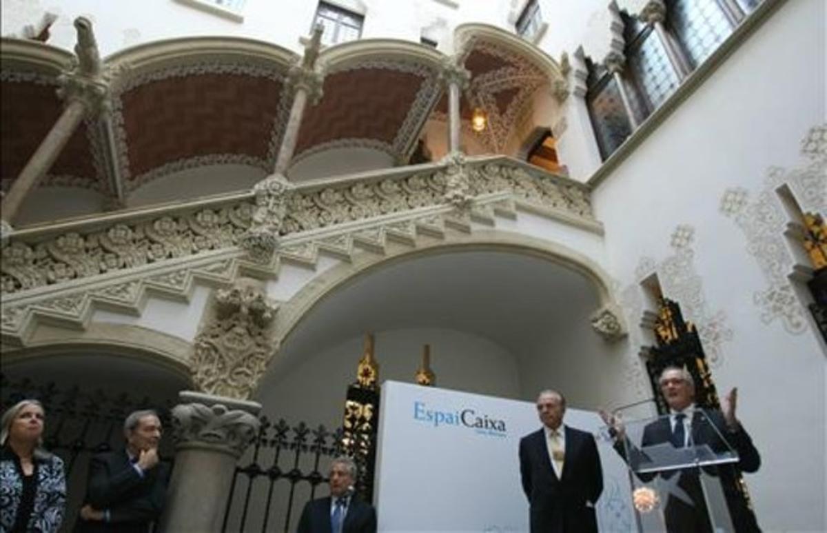El reformat Palau Macaya, amb Isidre Fainé i Xavier Trias, en l’acte de reobertura com a nou centre de La Caixa. RICARD CUGAT El reformat Palau Macaya, amb Isidre Fainé i Xavier Trias, en l’acte de reobertura com a nou centre de La Caixa. RICARD CUGAT