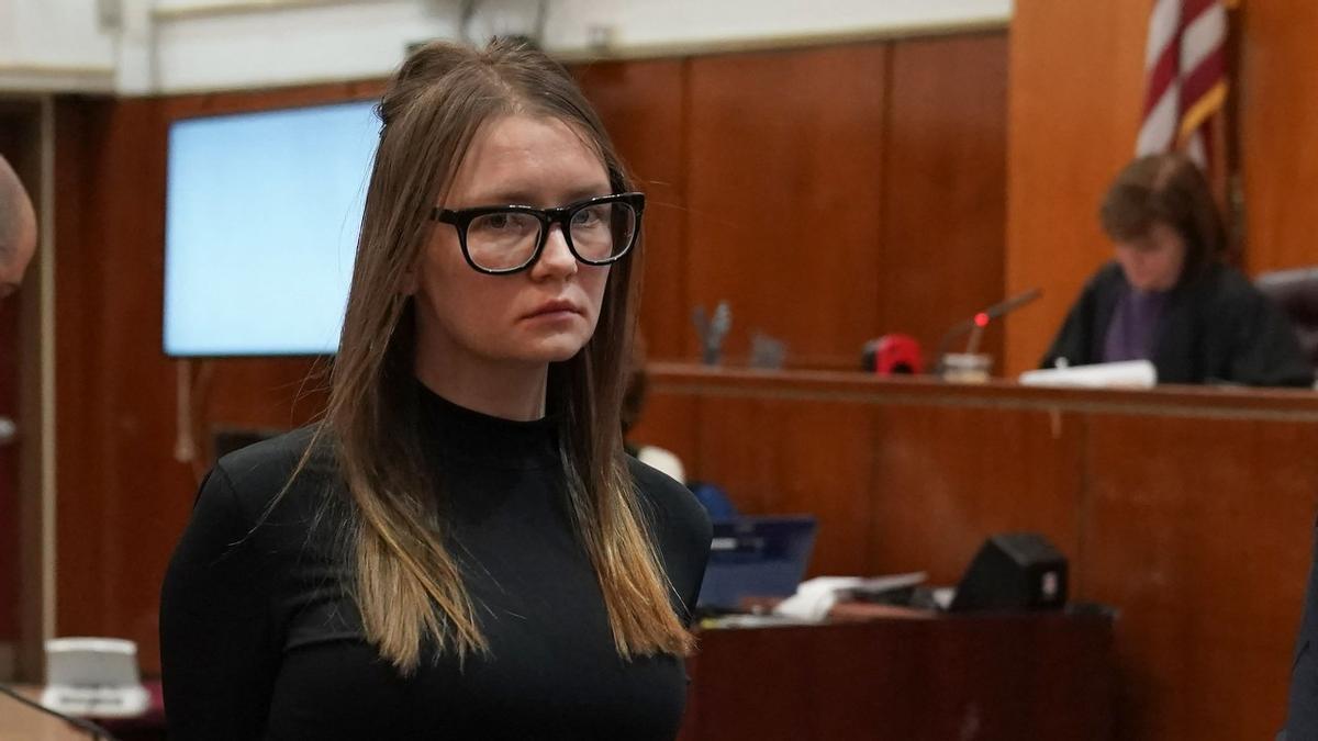 Anna Sorokin en un juzgado de Estados Unidos