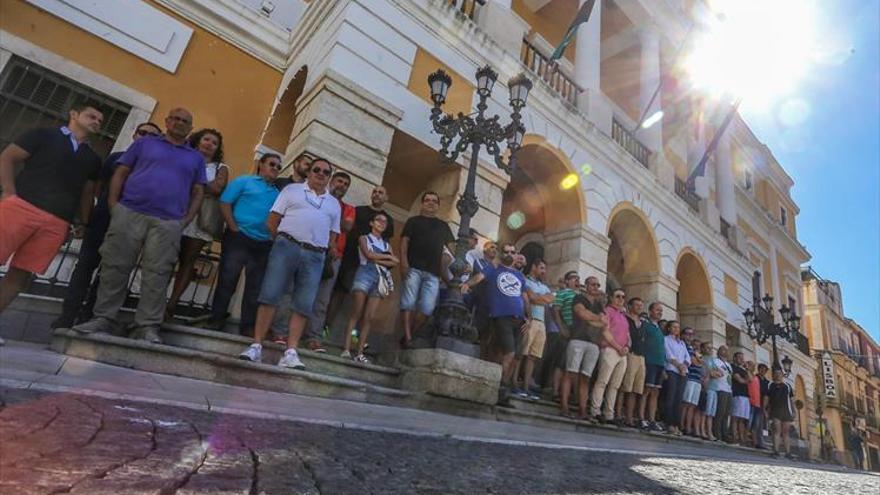 PP y Cs apoyan la nueva jornada de la policía de Badajoz pese a la protesta sindical