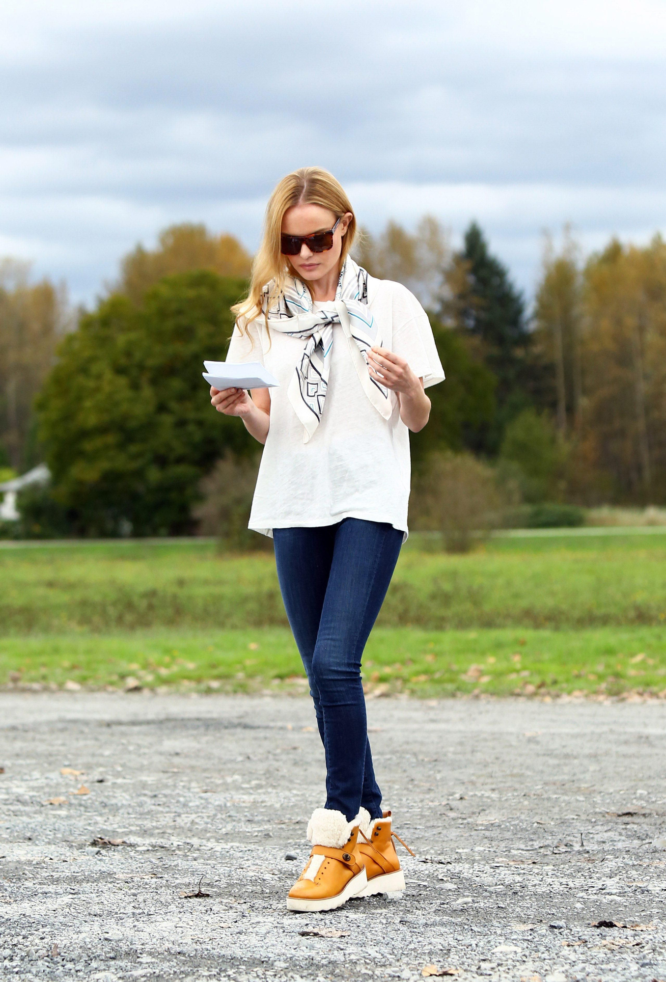 La pashmina es tendencia: Kate Bosworth
