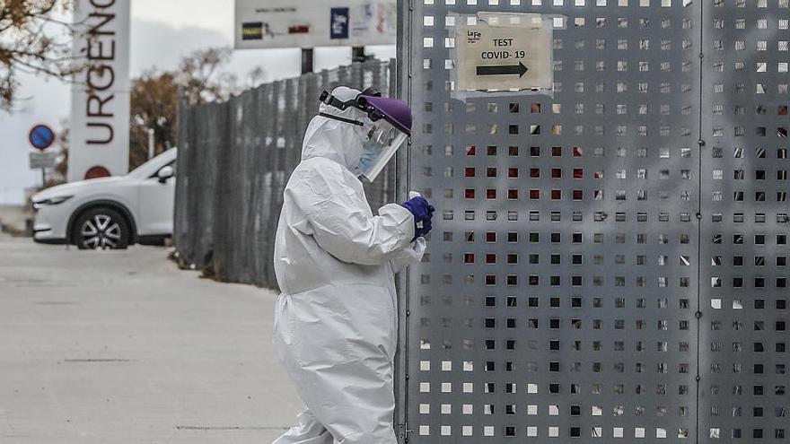 Un sanitario abre un punto de cribados masivos en Valencia