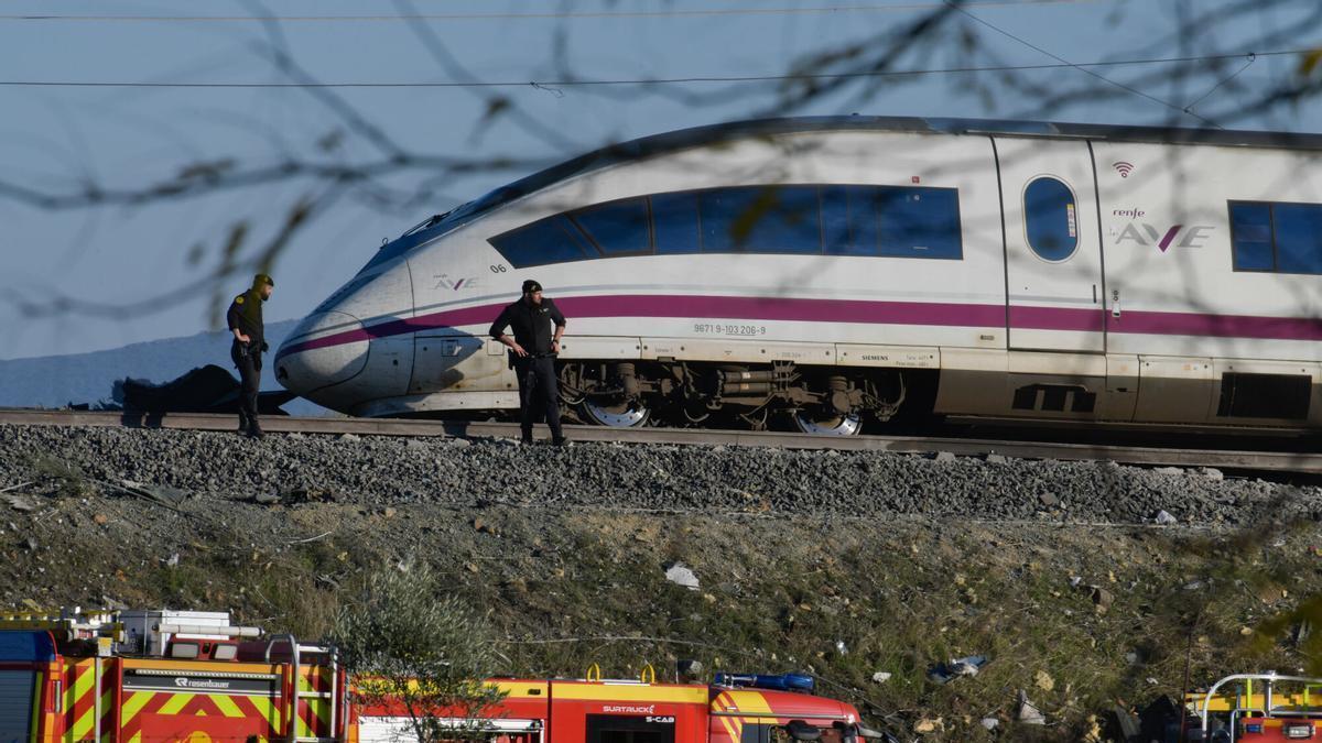 Cada controlador de Adif de la línea Madrid-Sevilla ha pasado de gestionar simultáneamente 15 trenes de alta velocidad a 40 en seis años