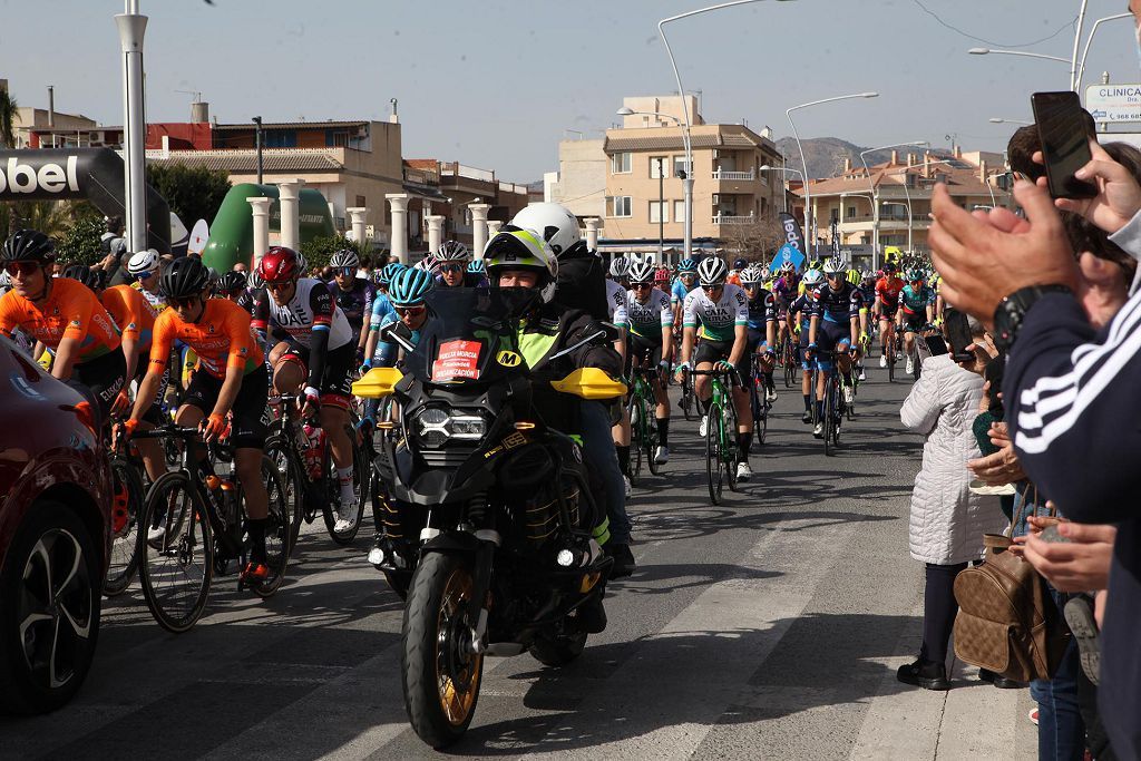 Así ha sido la salida de la Vuelta a Murcia en Fortuna