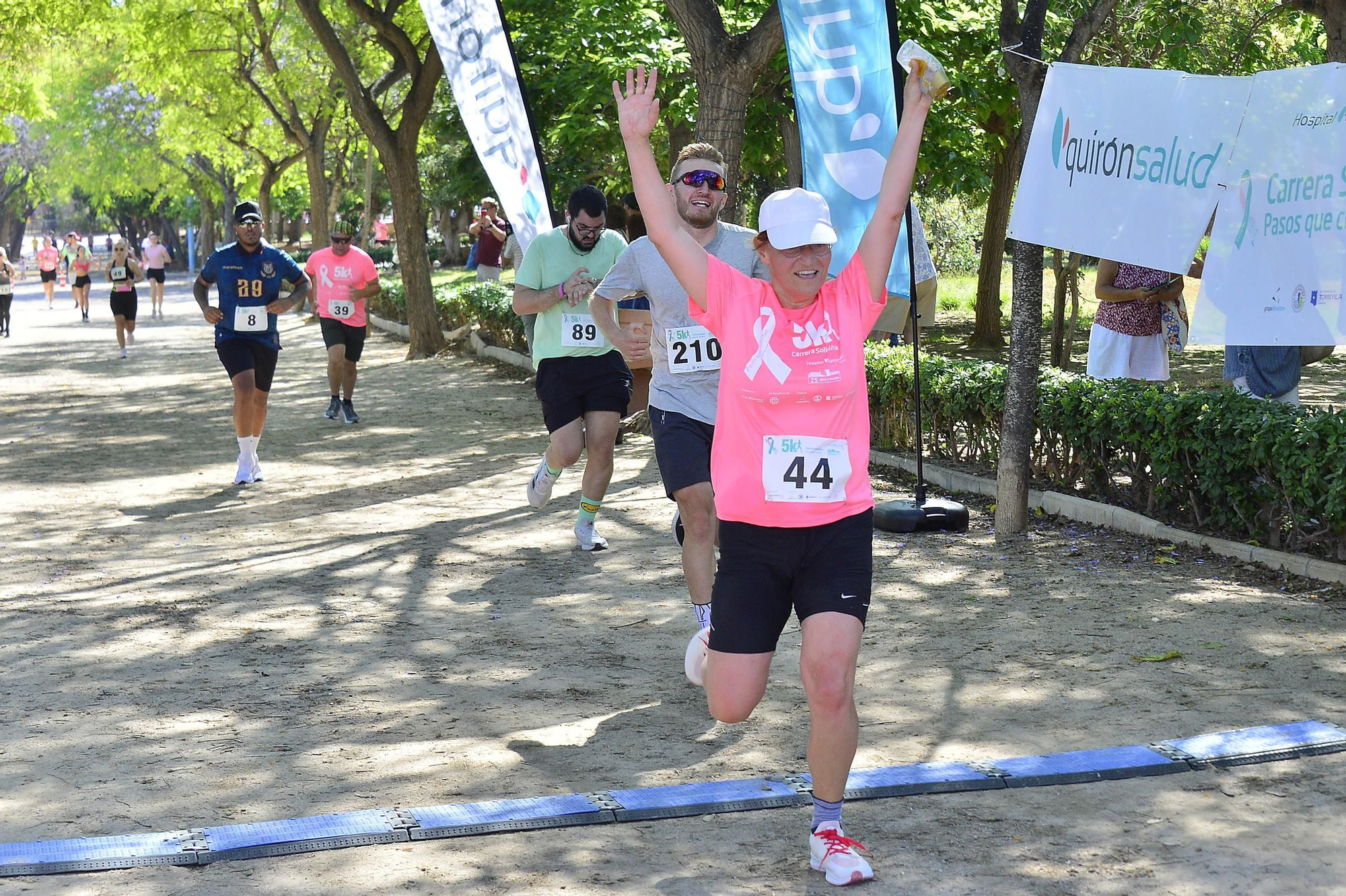 Carrera solidaria organizada por  QUIRÓNSALUD en beneficio de la asociación AFECÁNCER