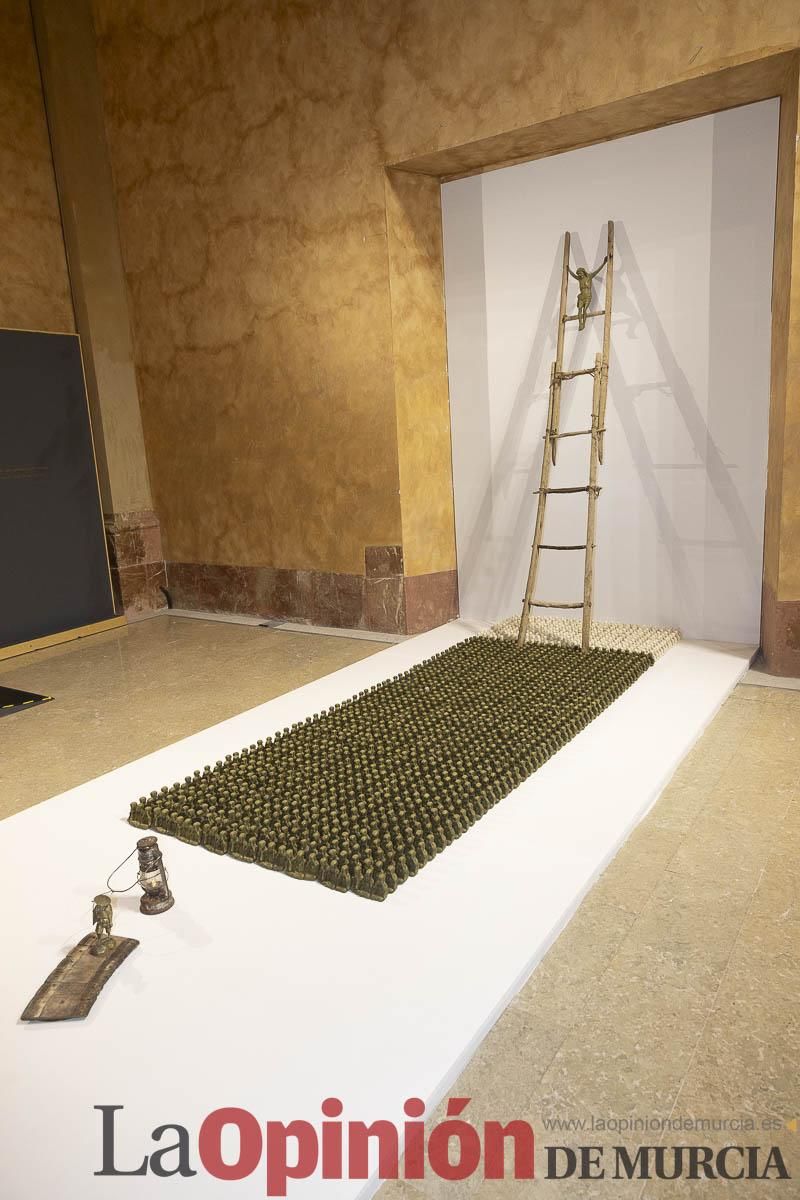 Así es la exposición 'Los Asomados' de Lidó Rico, que llega a Caravaca en su Año Jubilar