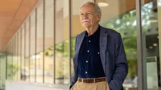 Eduardo Mendoza: "Sant Jordi era un maltratador de animales y seguramente no sabía leer"