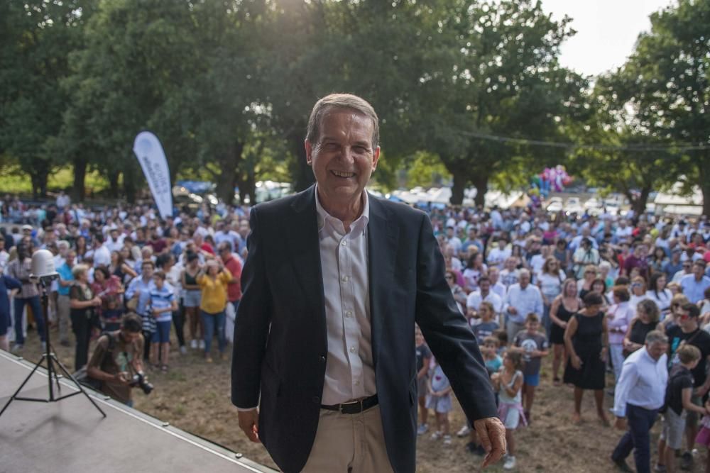 El alcalde de Vigo ofreció su pregón en una fiesta que sumó 8.000 comensales, mientras que las xoubas y el maíz fueron los protagonistas de las 37 propuestas del concurso.