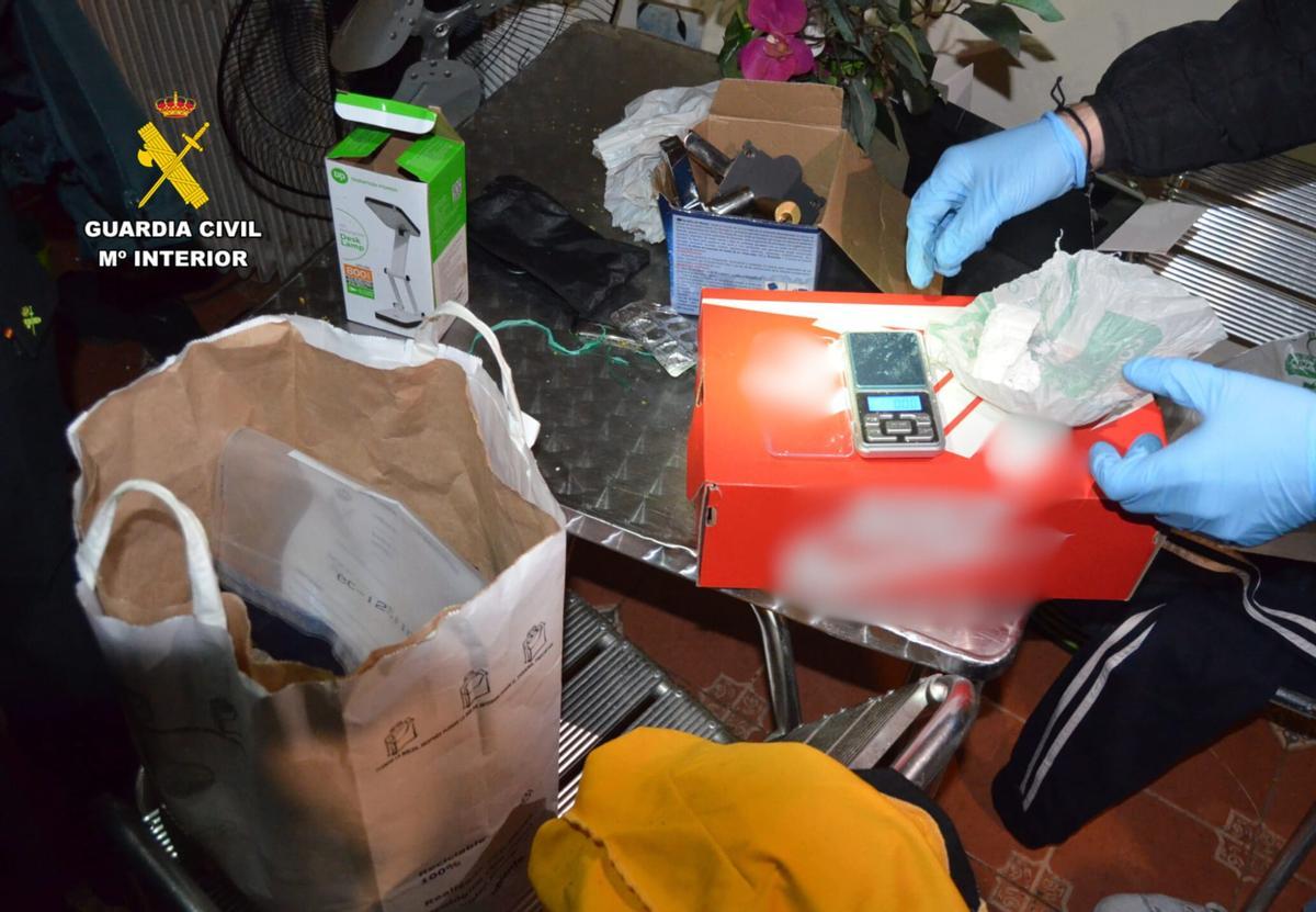 Material incautado en la operación en Caspe.