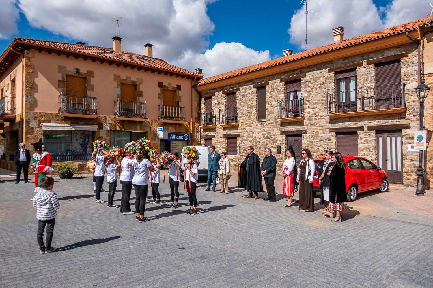Tábara festeja la Virgen del Camrne más femenina