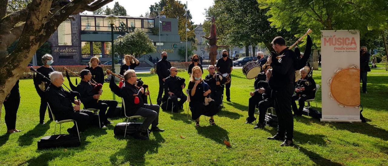 Alumnos del Aula de Música Tradicional, en Bellas Artes.