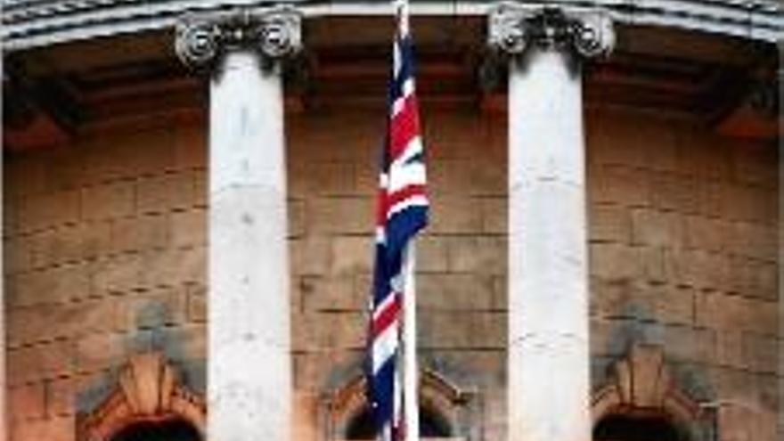 L&#039;Ajuntament de Belfast torna a hissar la bandera britànica