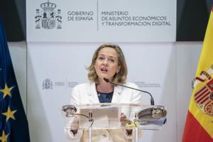 La vicepresidenta primera y ministra de Asuntos Económicos y Transformación Digital, Nadia Calviño, ofrece una rueda de prensa tras una reunión con las asociaciones financieras en la sede del Ministerio de Asuntos Económicos y Transformación Digital, a 7