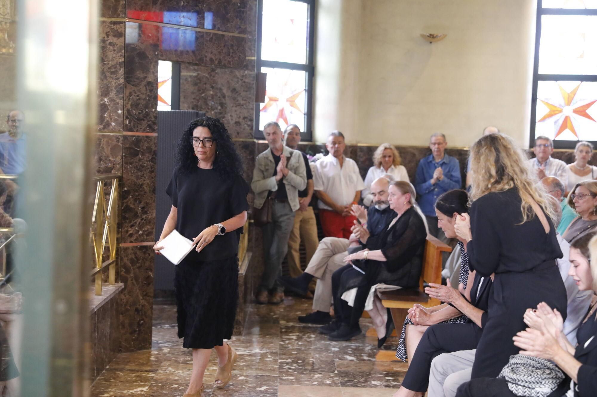 EN IMÁGENES: Acto de despedida a Xuan Bello en el tanatorio de Los Arenales