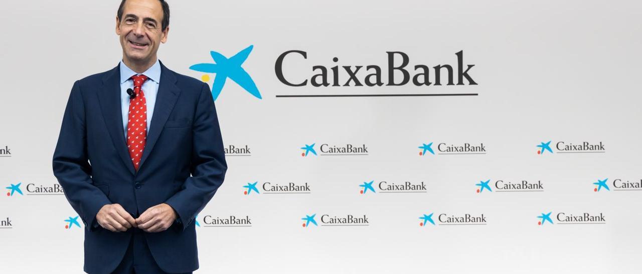 Gonzalo Gortázar, minutos antes de presentar los resultados de CaixaBank, ayer, en València.