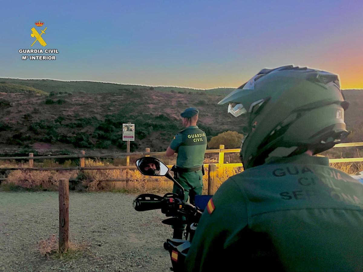 Agentes de la Guardia Civil en labores de vigilancia.