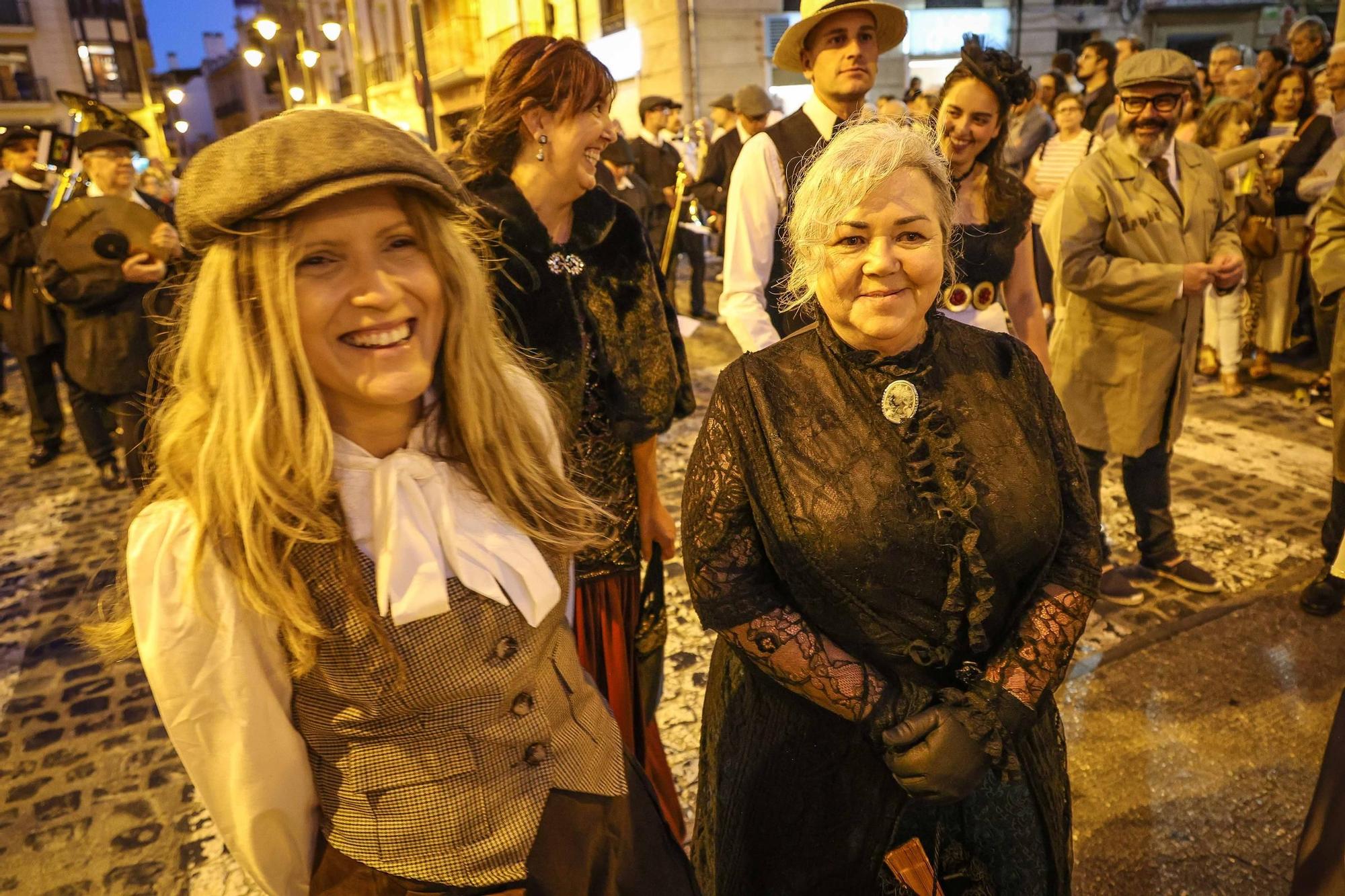 Inicio de la Feria Modernista de Alcoy 2025