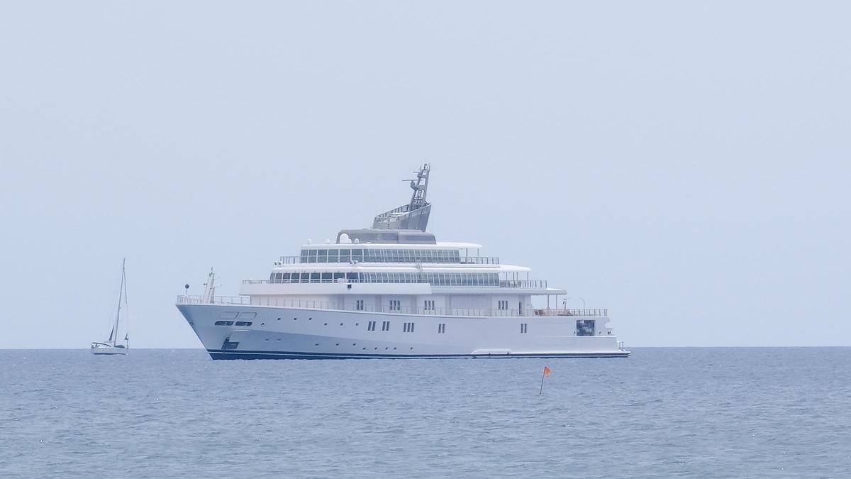 Las fotos del Rising Sun en Palma, el megayate en el que Jeff Bezos y Bruce Springsteen descubrieron Mallorca