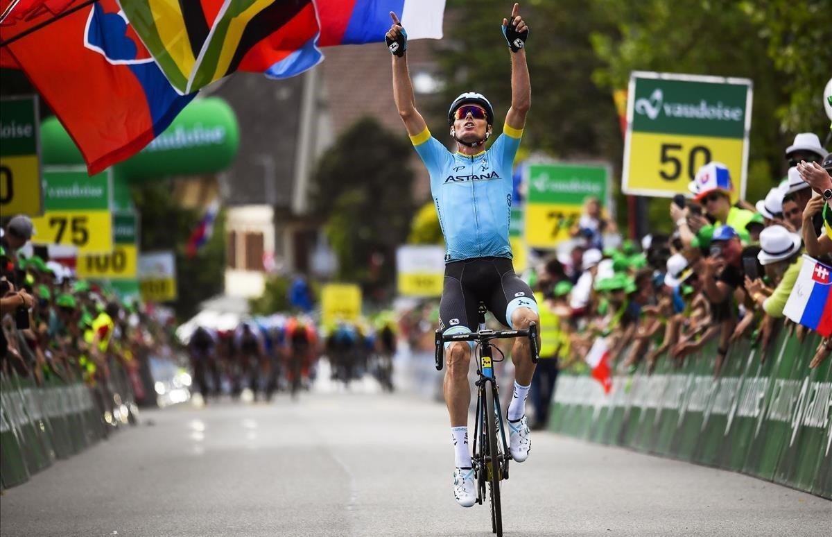 segea48662161 langnau  switzerland   16 06 2019   spanish rider luis leon 200403113116