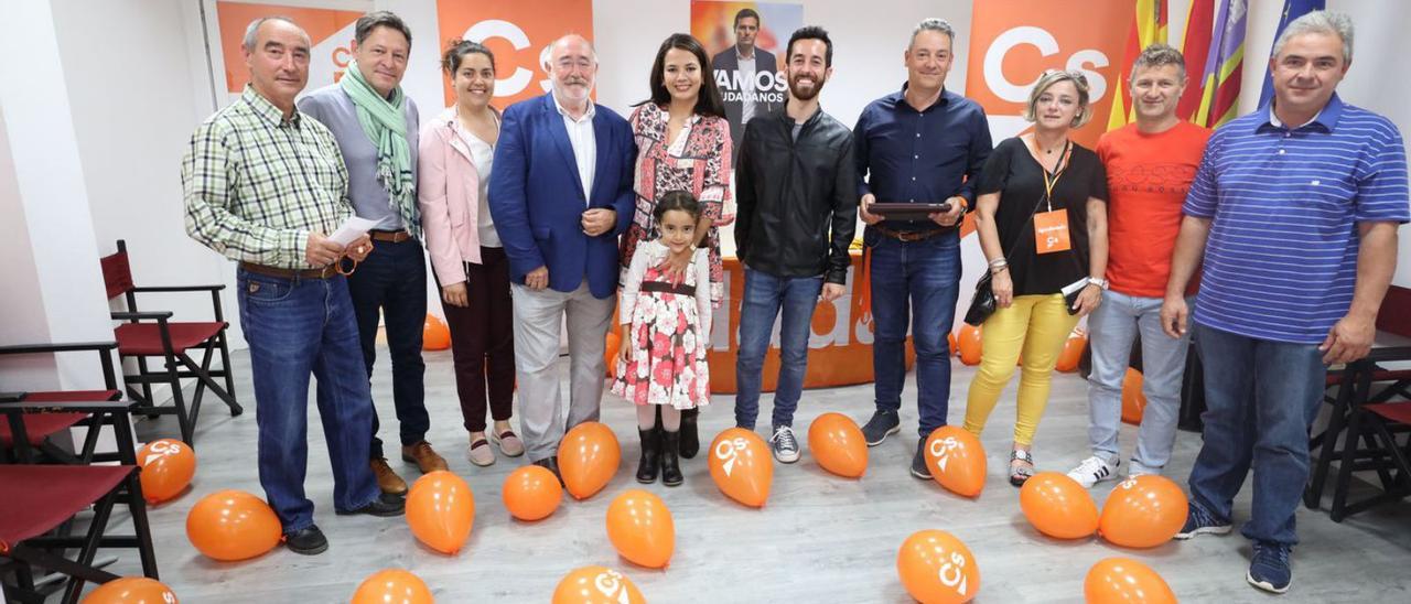 José Félix Navarro, Alejandra Gámez y Javier Torres, en el centro, en una imagen de archivo. | J. A. RIERA