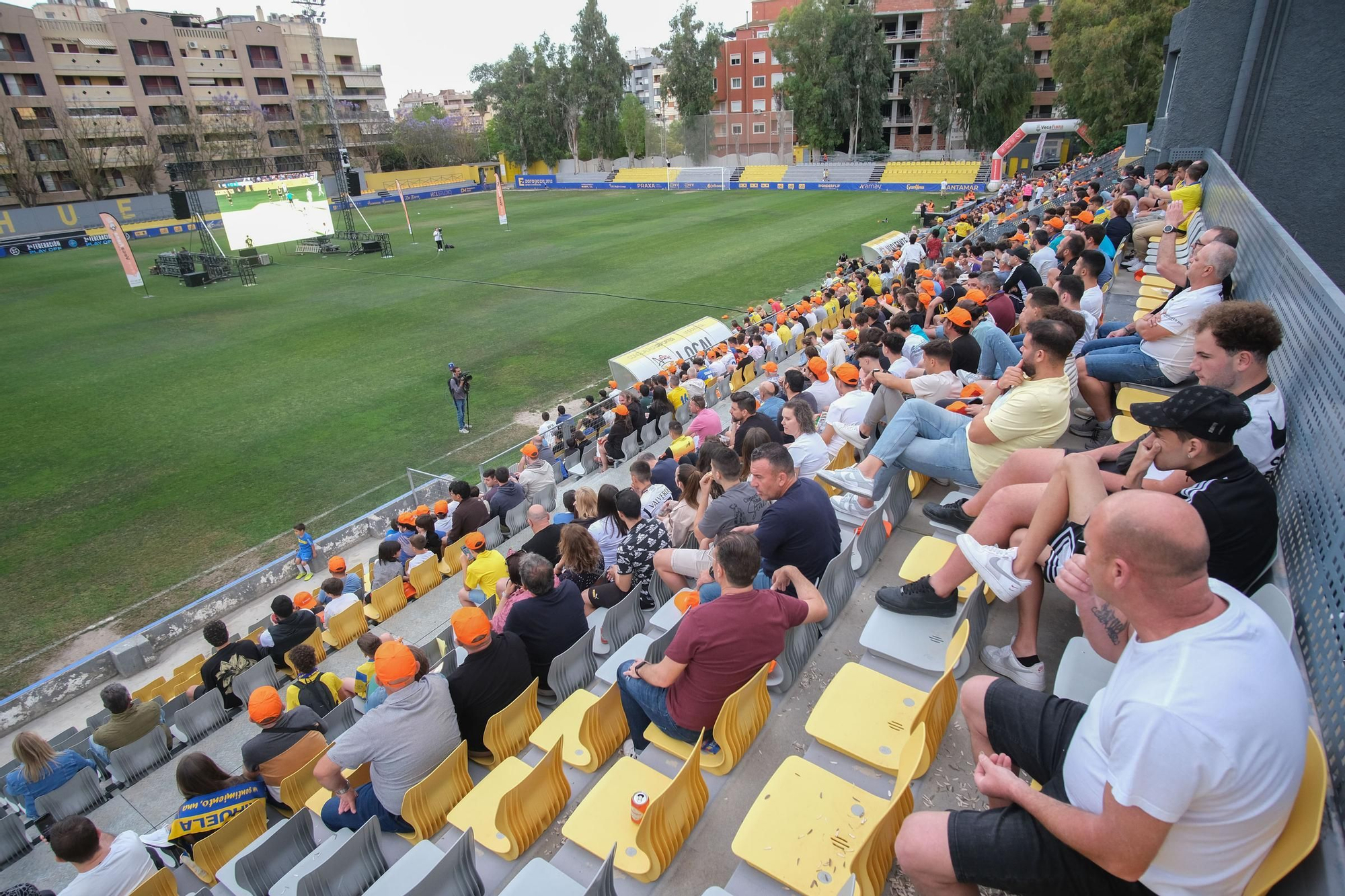 Así se ha vivido el Barakaldo - Orihuela en el estadio de Los Arcos