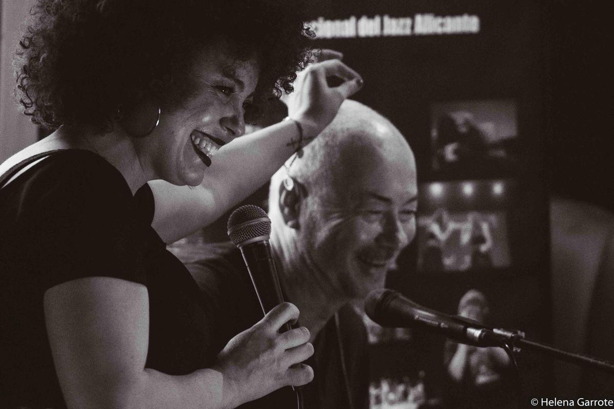 Klaud Gandia y Simone Catelacci protagonizan la noche de JazzDay en Life Shisha Lounge