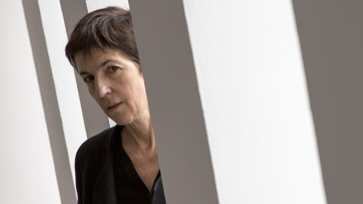 ‘El viatge per l’est’ de Christine Angot: des dels ulls de la víctima