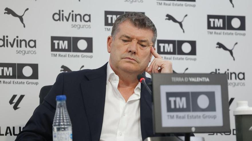 Gourlay esconde su esperpento del último día de mercado: "No hubo interés en Ducksch y Etta"