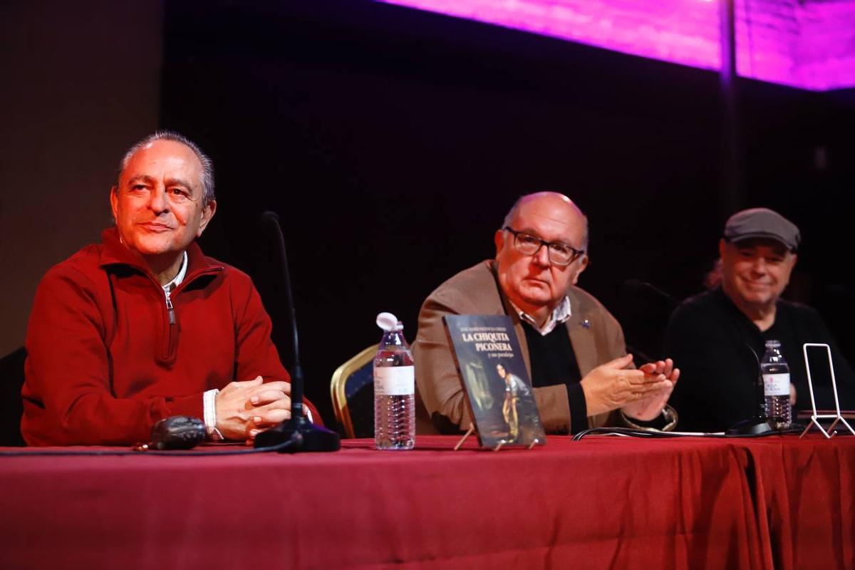 José María Palencia, Manuel Toribio y Ricardo González, en la charla de Orive.