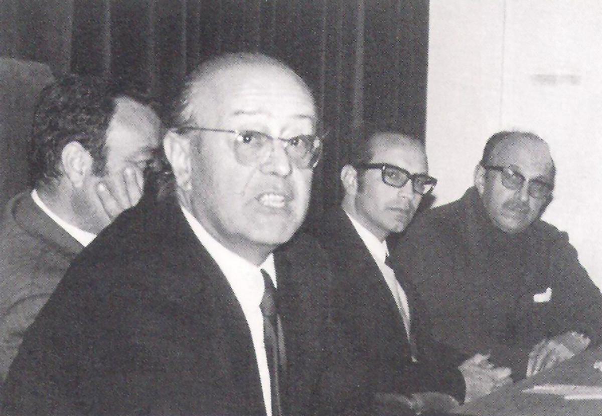 EBUSUS CEDEIX LA REVISTA IBIZA