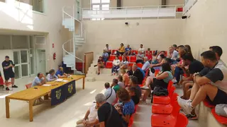 La asamblea del Cangas: “O hay más apoyo institucional o no seguimos en Asobal”