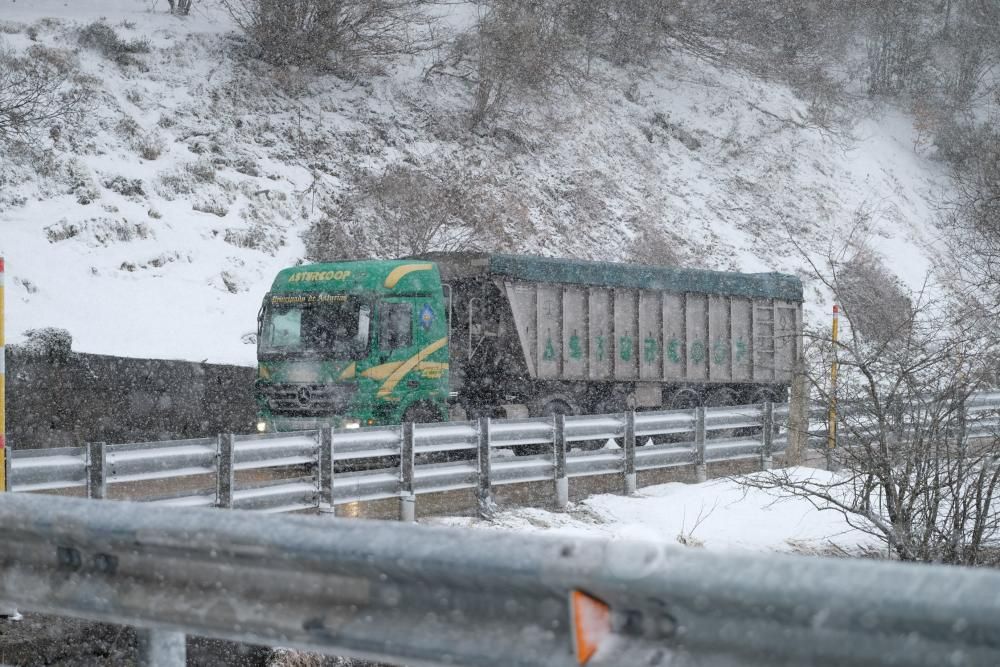 Temporal de nieve en el Puerto de Pajares