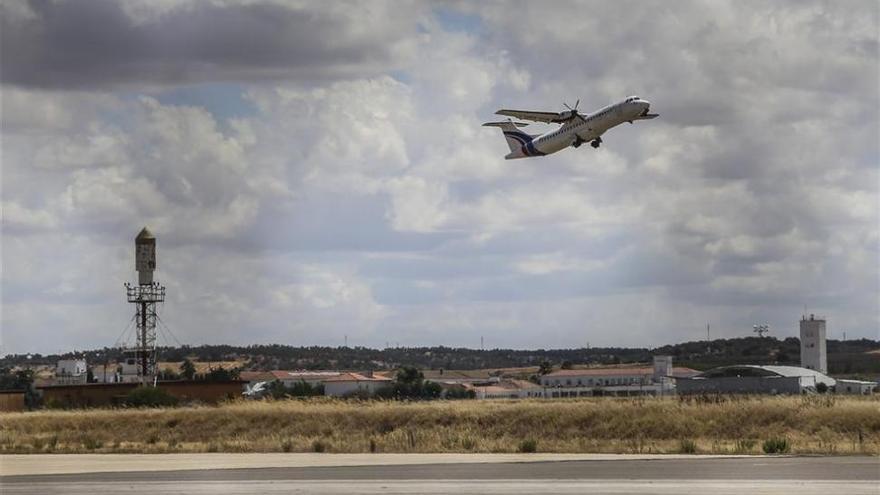 La Junta lanza el contrato publicitario aéreo a la espera de poder financiar los billetes