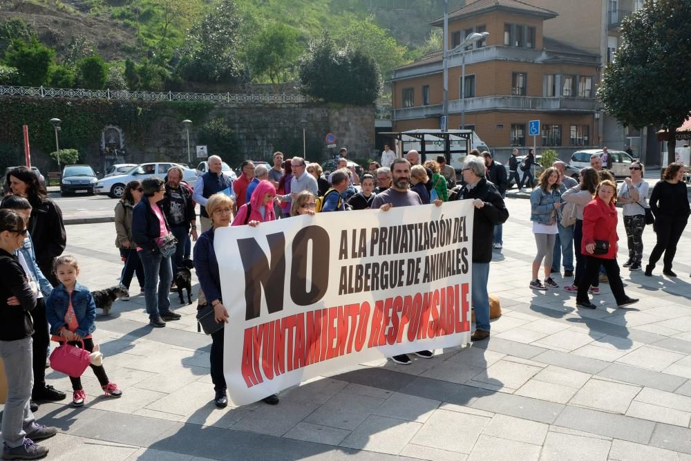 La protesta ante el Ayuntamiento.