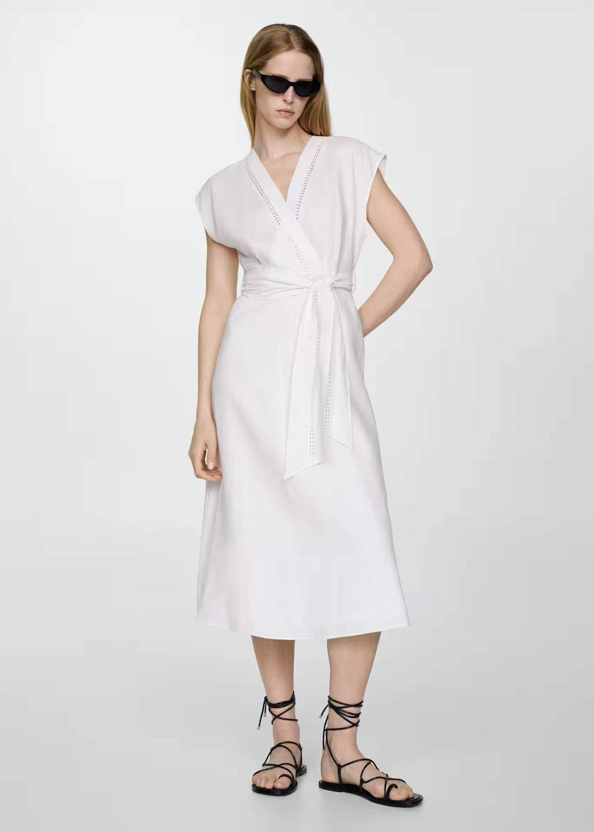 Vestido con lazada y tejido 100% de lino