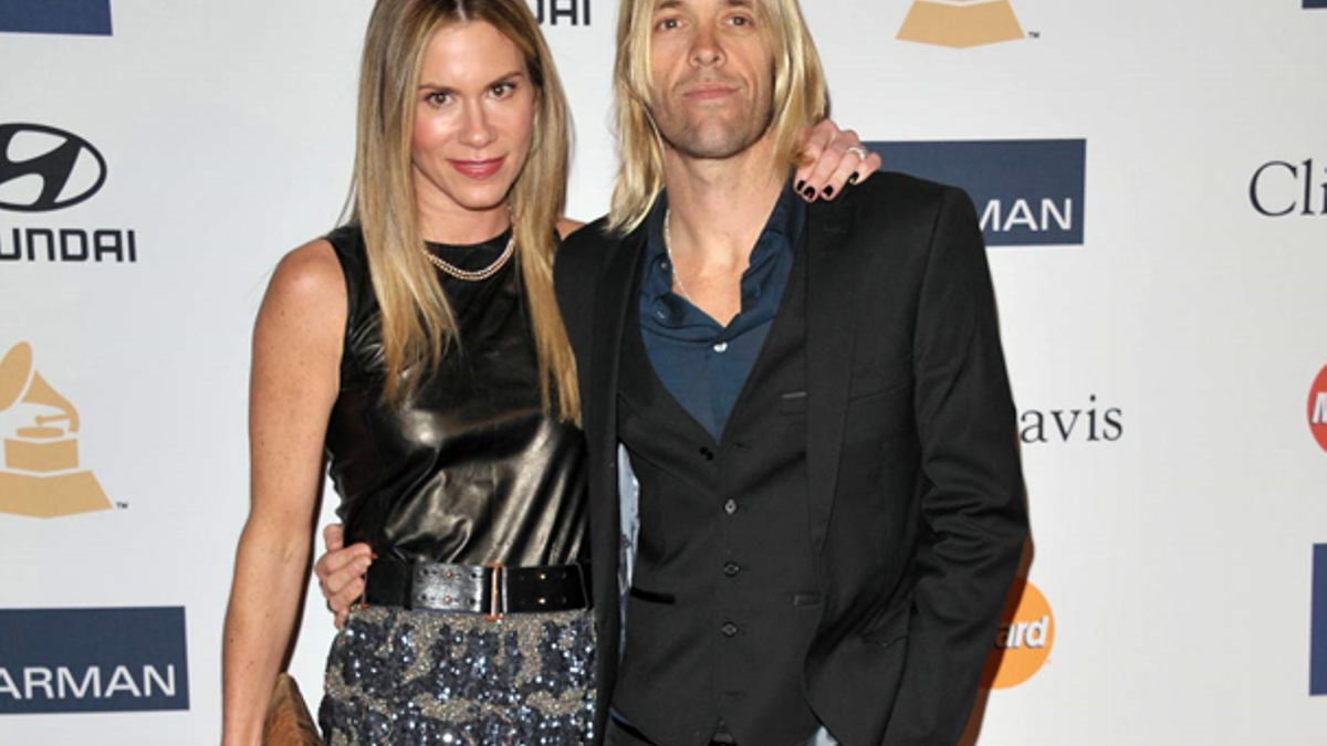 Taylor Hawkins con su esposa