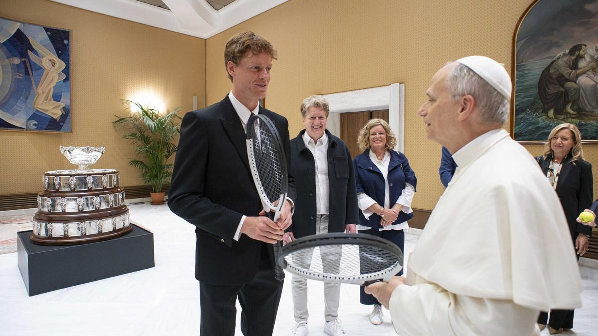 Vatican, VATICAN: NO LIBRI** Italy, Rome, Vatican, 2025/5/14.Pope Leo XIV receives in private audience Hearing Jannik Sinner in The Vatican. Photograph by VATICAN MEDIA / Catholic Press Photo,Image: 999005576, License: Rights-managed, Restrictions: * Italy Rights OUT *, Model Release: no, Credit line: VATICAN MEDIA / Zuma Press / ContactoPhoto Editorial licence valid only for Spain and 3 MONTHS from the date of the image, then delete it from your archive. For non-editorial and non-licensed use, please contact EUROPA PRESS. 14/05/2025 ONLY FOR USE IN SPAIN. VATICAN MEDIA / Zuma Press / ContactoPhoto;Press;IPA_Agency_IPA57665873.jpg;20250514_zea_p169_471.jpg;Pope Leo XIV receives in private audience Hearing Jannik Sinner in The Vatican