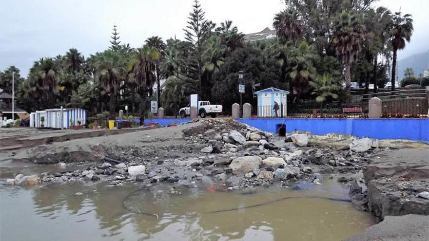 Parte del litoral de Marbella afectado por las lluvias de hace un año.