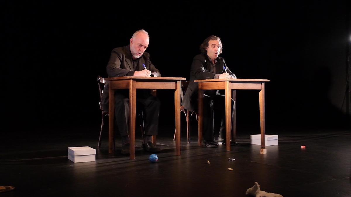 El dúo artístico Los Torreznos, formado por Jaime Vallaure y Rafael Lamata, en escena.