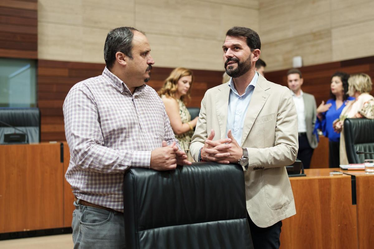 Fotogalería | Las imágenes del pleno en la Asamblea de Extremadura, este jueves